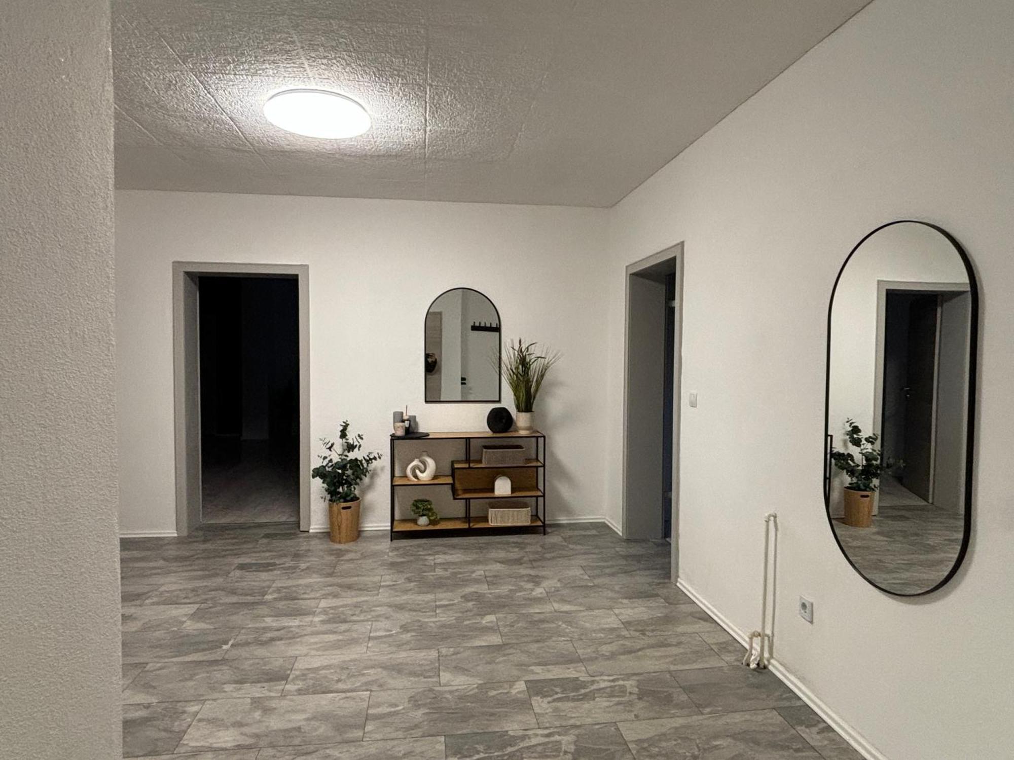 140Qm - 4 Zimmer- Parkplatz - Autobahn - Blauer See - Mallibase Apartments Garbsen Exterior foto