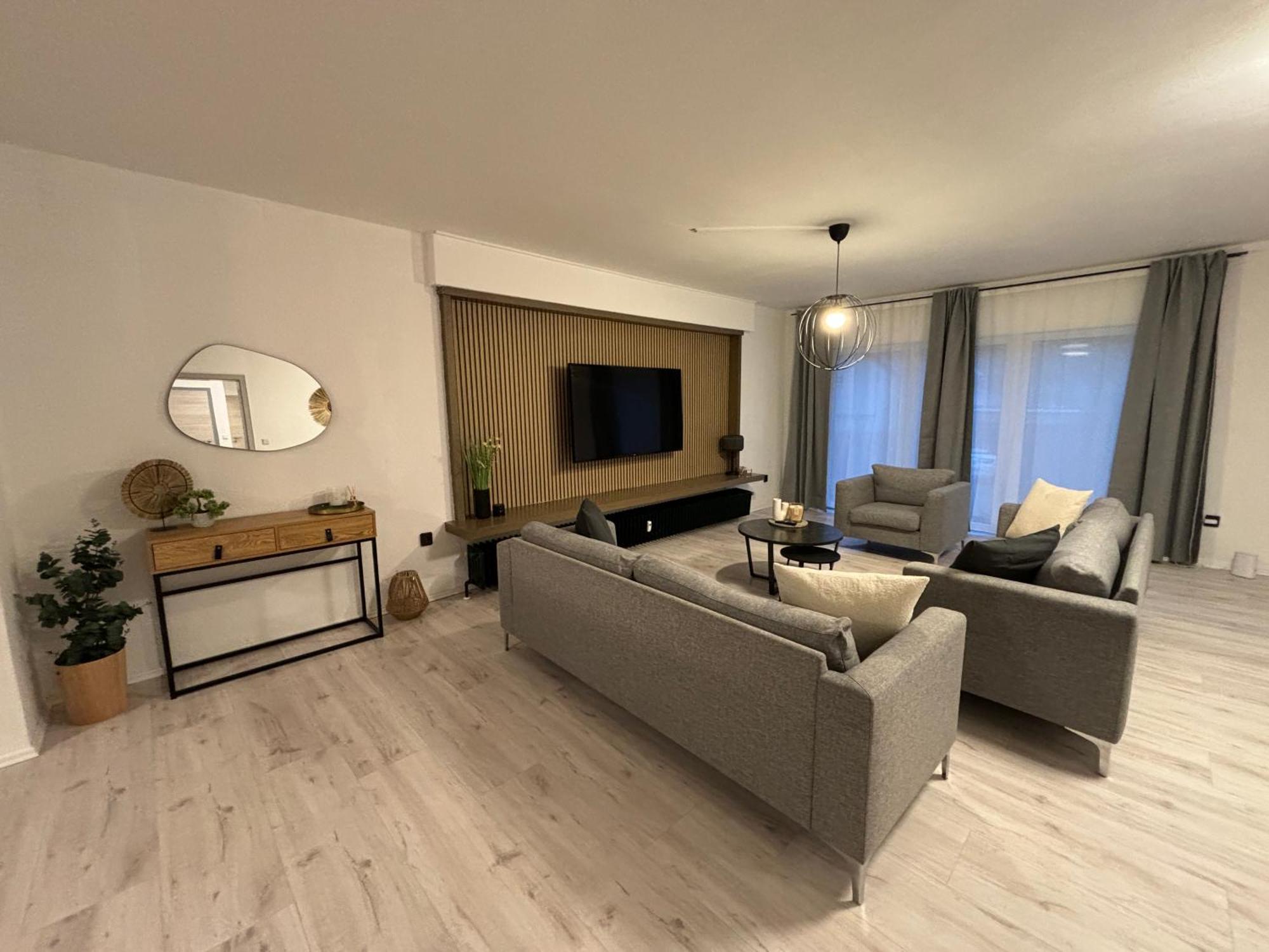 140Qm - 4 Zimmer- Parkplatz - Autobahn - Blauer See - Mallibase Apartments Garbsen Exterior foto