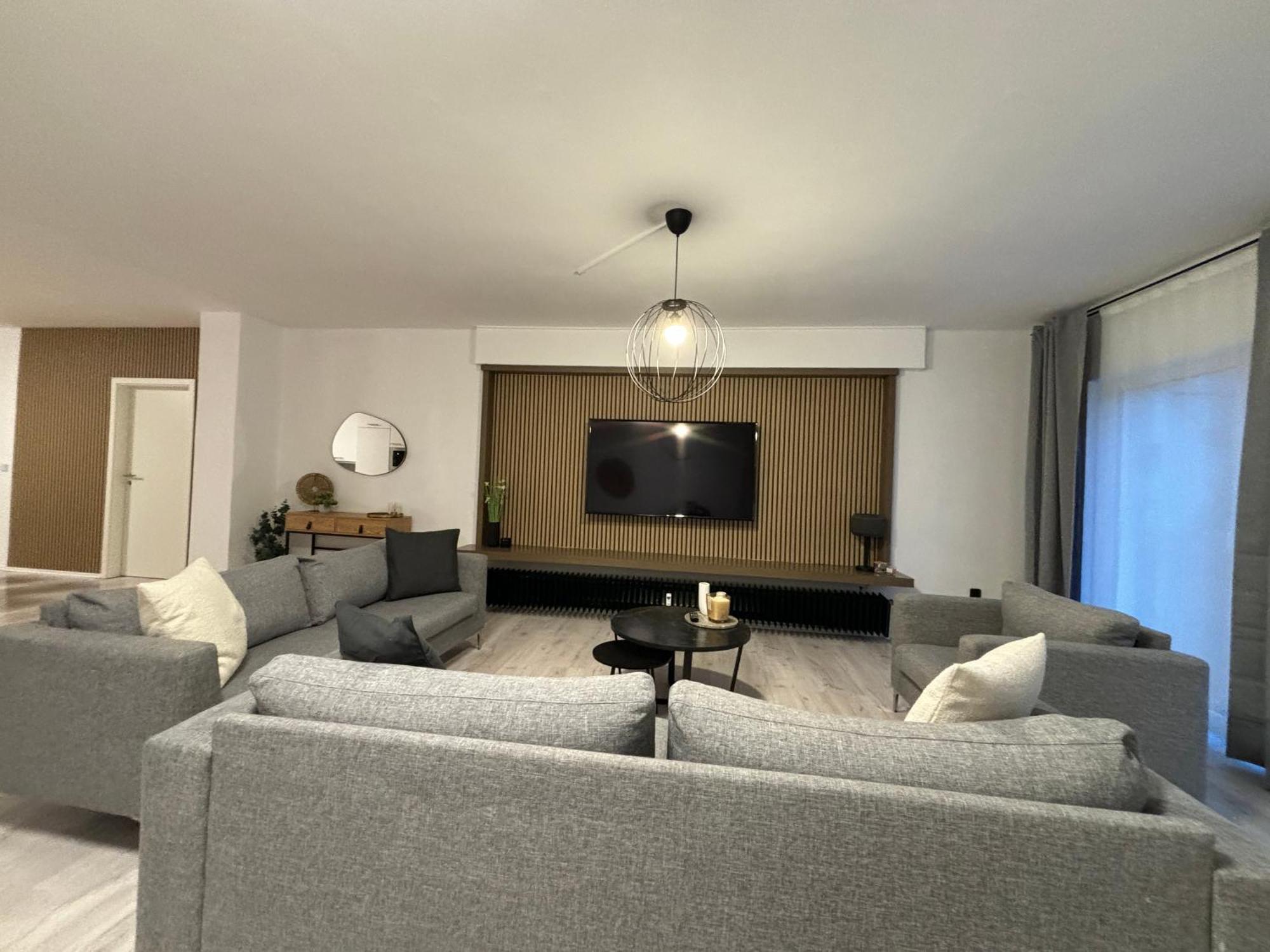 140Qm - 4 Zimmer- Parkplatz - Autobahn - Blauer See - Mallibase Apartments Garbsen Exterior foto