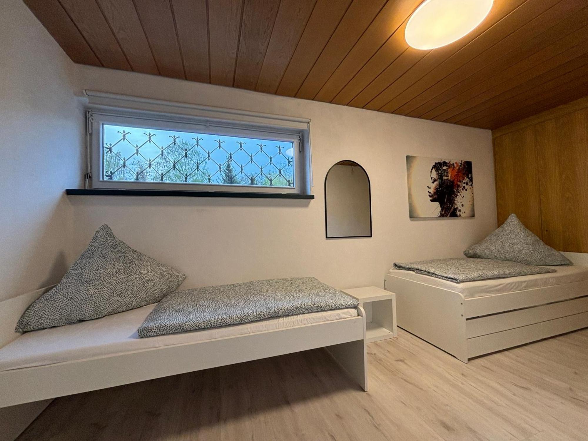 140Qm - 4 Zimmer- Parkplatz - Autobahn - Blauer See - Mallibase Apartments Garbsen Exterior foto
